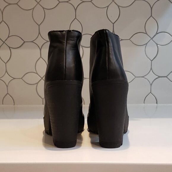 Mossimo Supply Co Black Zip Up  Chunky Heel  Ankle Boot  7 1/2 - Picture 7 of 12
